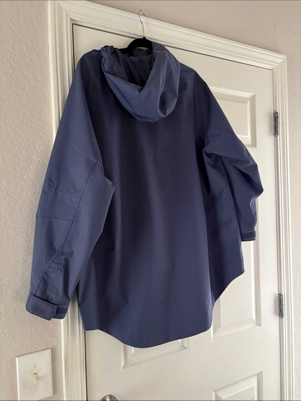Quince Rain Jacket - Picture 7 of 7